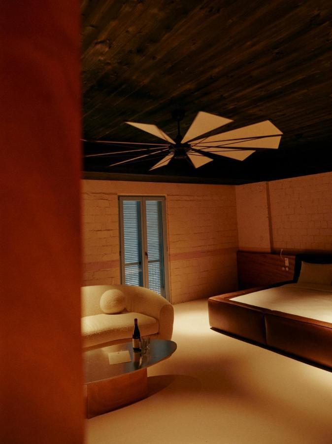 Rooms Hotel Batoemi Buitenkant foto