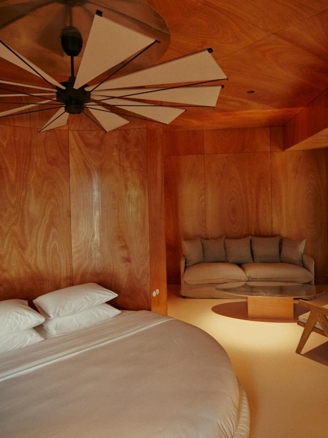 Rooms Hotel Batoemi Buitenkant foto