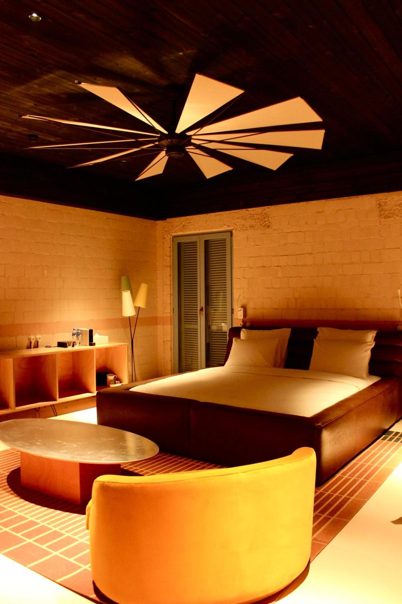 Rooms Hotel Batoemi Buitenkant foto