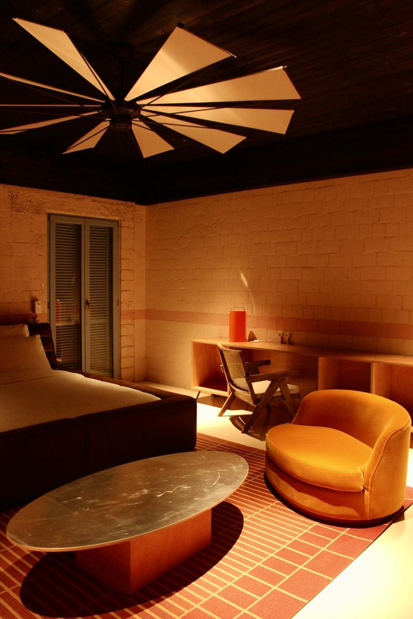 Rooms Hotel Batoemi Buitenkant foto